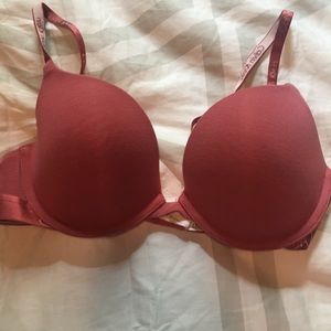 Calvin Klein pink t-shirt bra